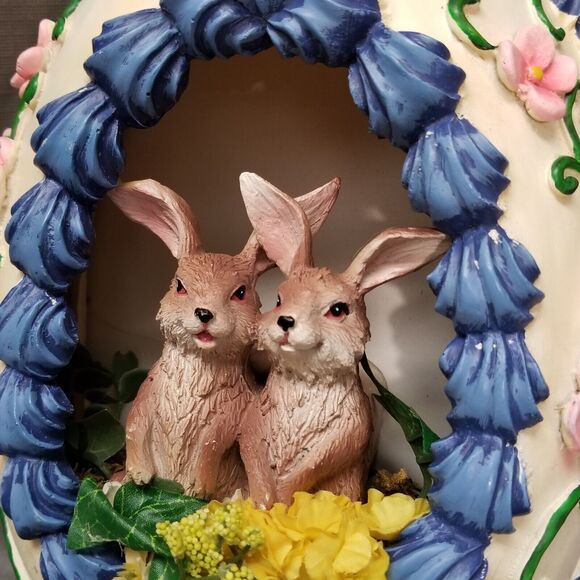 Singing Easter Bunnys ceramic or resin Vintage lights up and sings motion activa - Picture 6 of 16